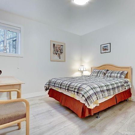F Homestay-Vancouver Ca West Vancouver Bagian luar foto